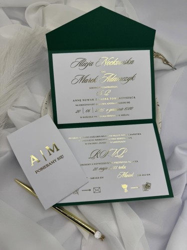 Ręcznie robione zaproszenia ślubne folderowe w butelkowej zieleni otwarte