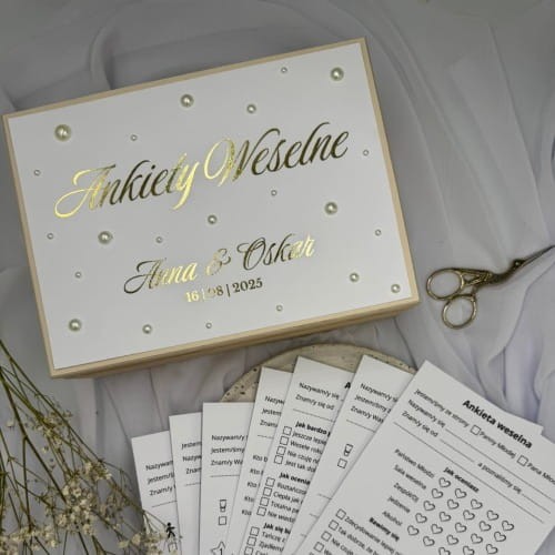 Drewniane pudełko na ankiety weselne – 50 kart