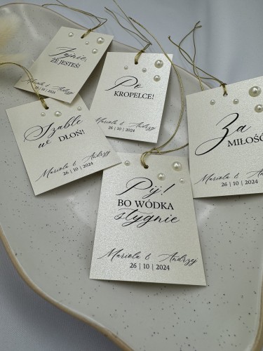 Zestaw zawieszek alkoholowych glamour z perłami i złotym sznurkiem