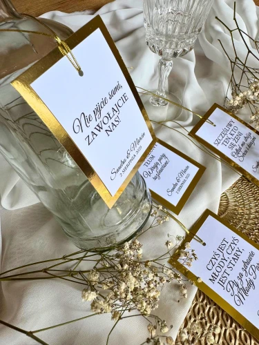 Personalizowane zawieszki na alkohol weselny glamour z złotą ramką