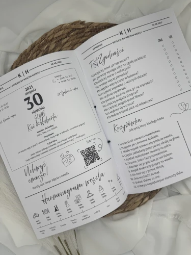Więcej stron gazetki ślubnej A4 z tekstami, historią i grafiką personalizowaną