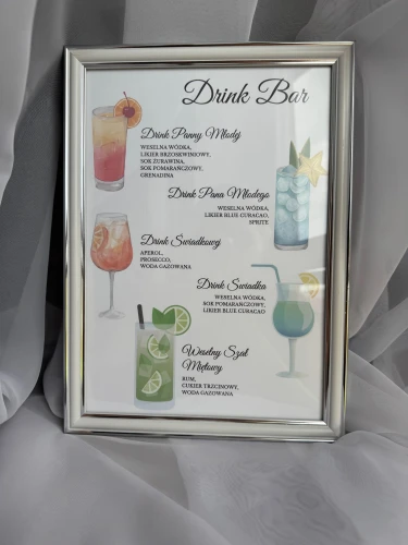 Personalizowana tabliczka Drink Bar z listą drinków na weselu