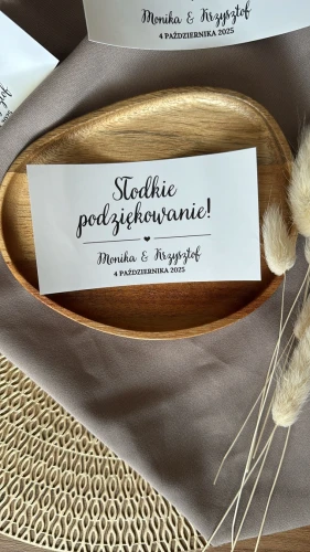 Naklejka na pudełko na ciasto weselne z datą ślubu