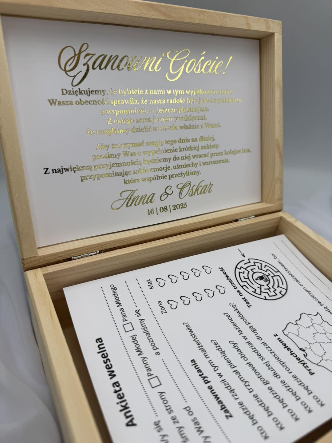 Ankiety weselne w drewnianym pudełku z perełkami