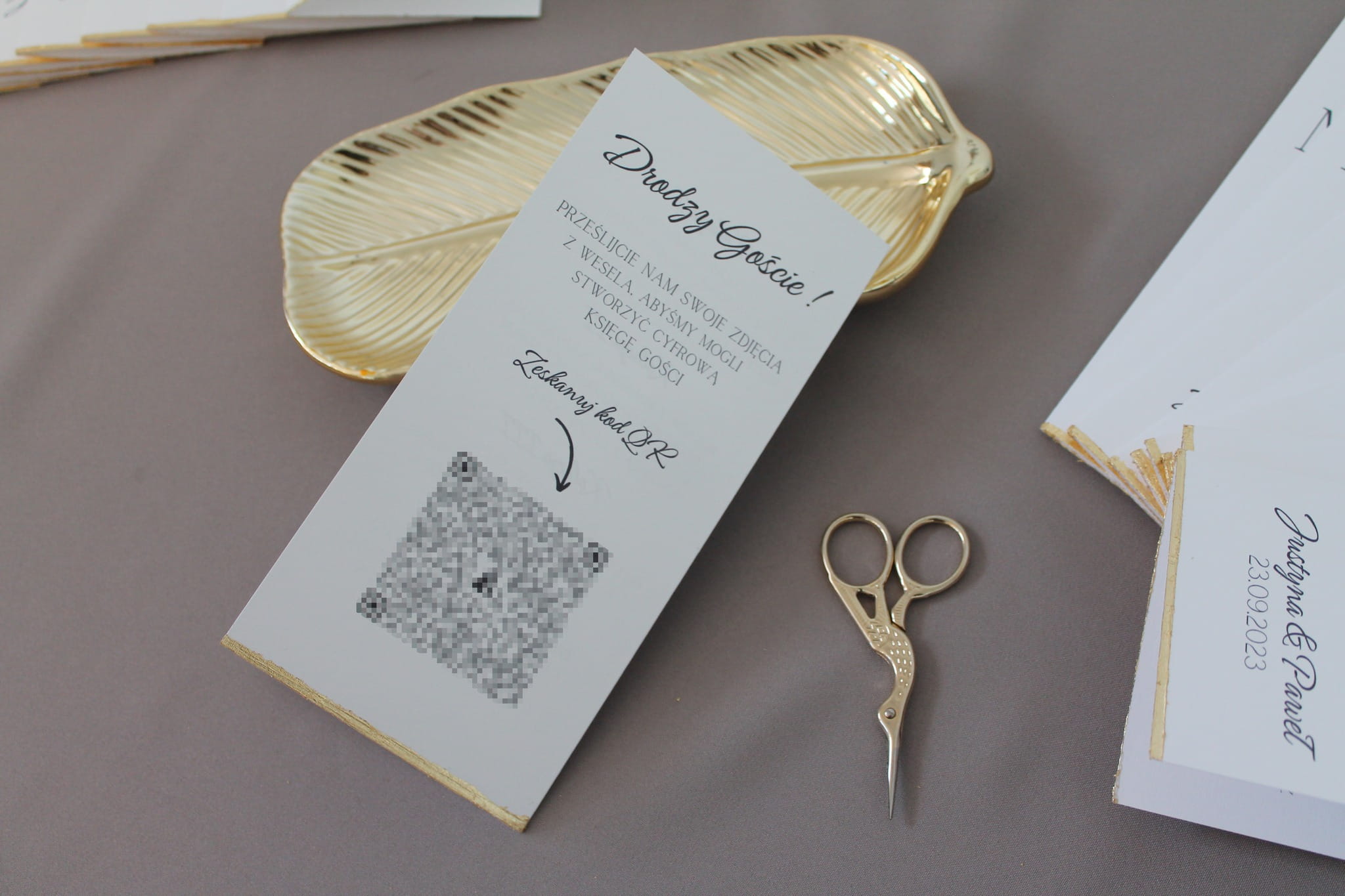 Personalizowane menu weselne z kodem QR