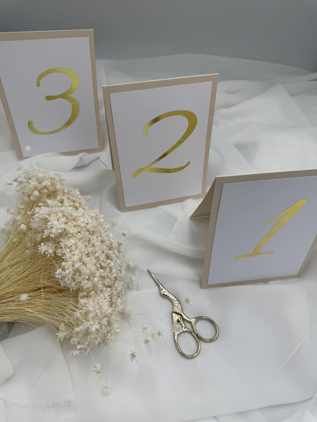 Wolnostojące numery na stoły weselne A6