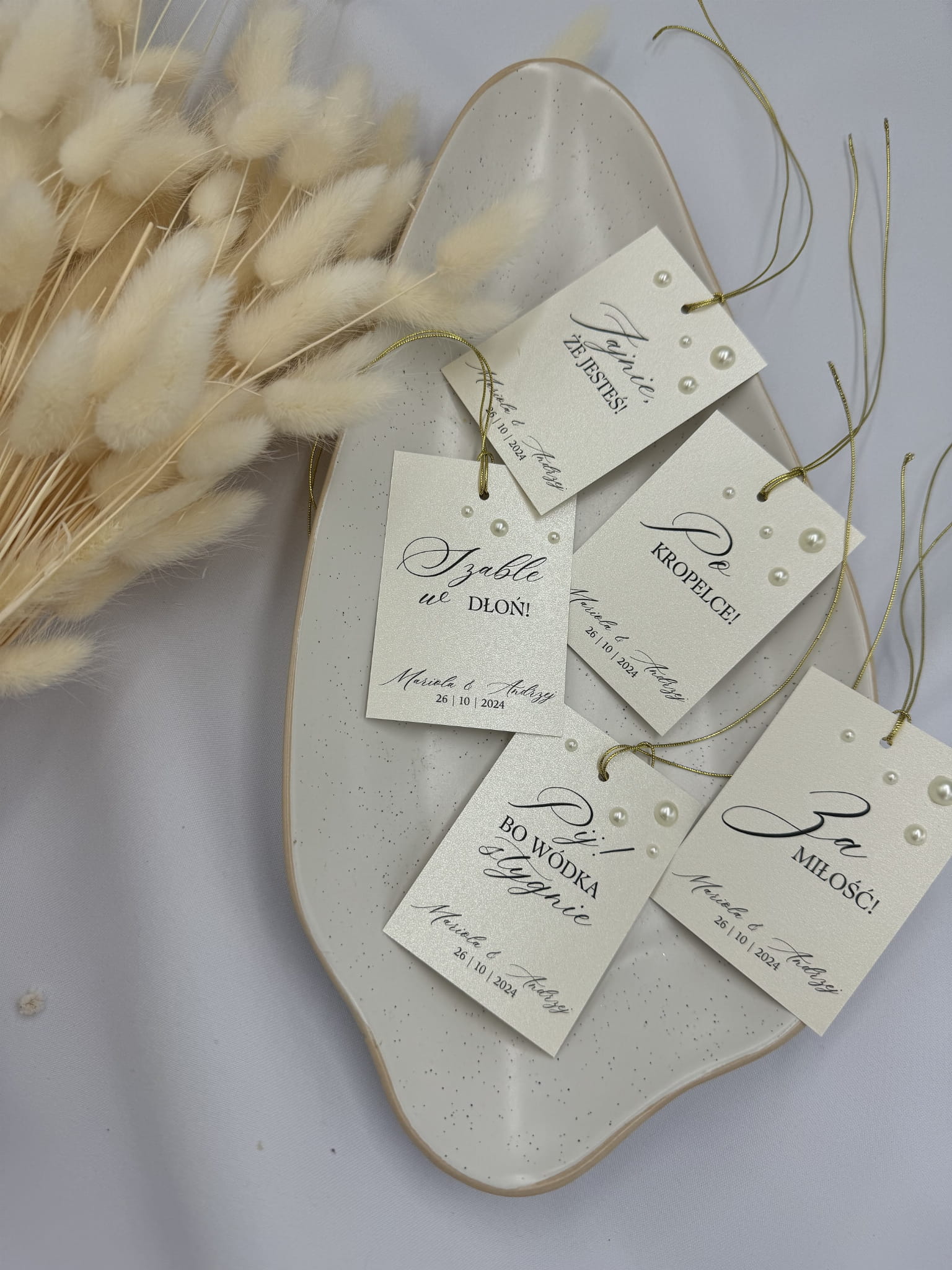 Personalizowane zawieszki na butelki weselne
