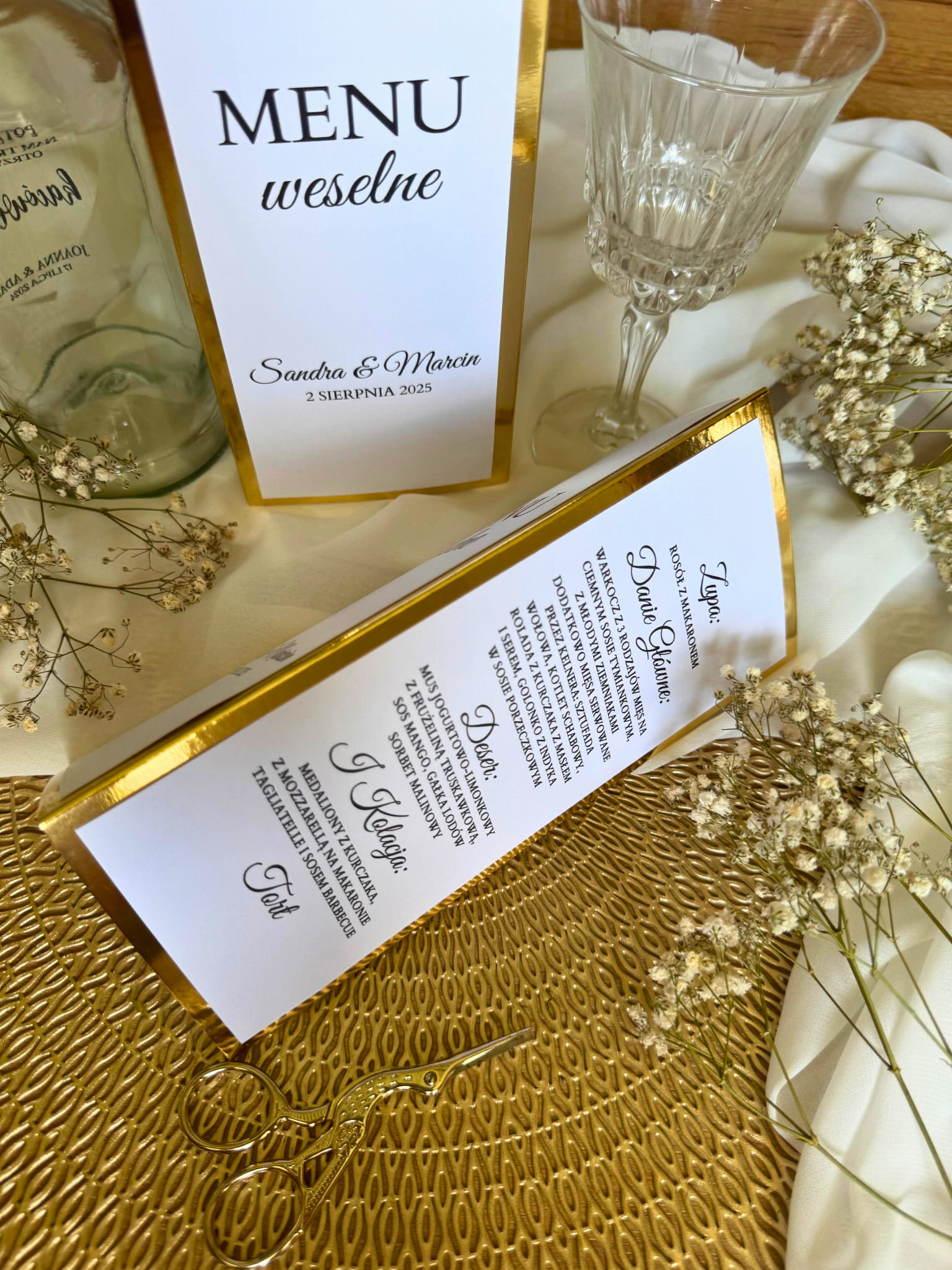 Menu weselne trójkątne ze złotą ramką